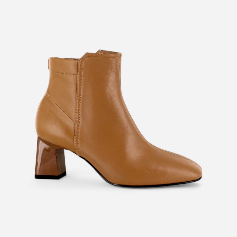 Ayelet by Naot Dolly Stretch