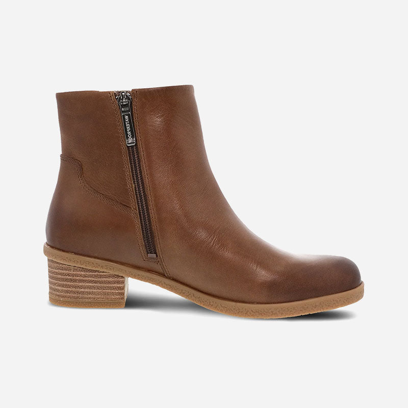 Dansko Daisie