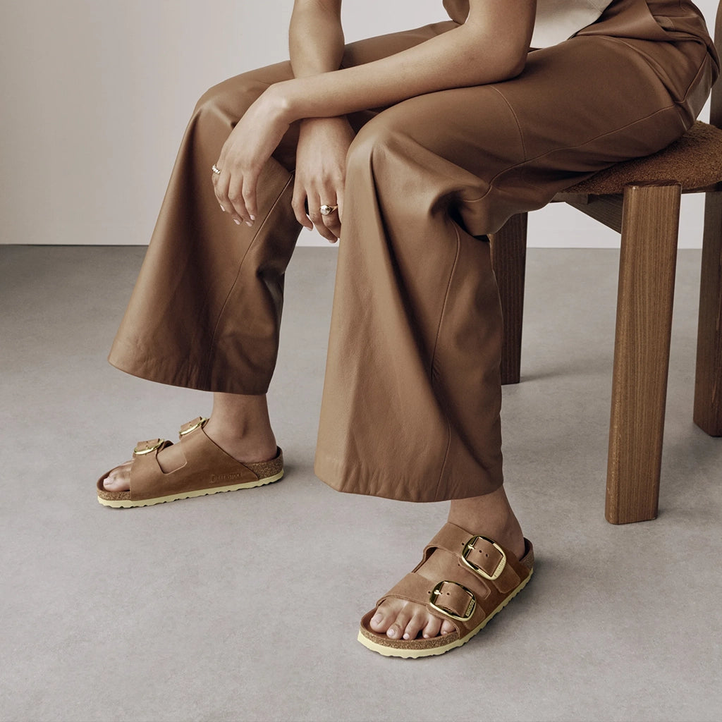 BIRKENSTOCK Arizona Big Buckle Cognac